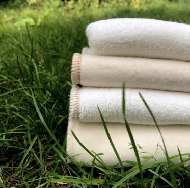 Indl�g og boosters til genanvendelige stofbleer i naturmaterialer