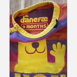 Danef - Pigebluse m. Hej-motivet, stribbet i lilla, lyserd og gul farve,  9mdr.