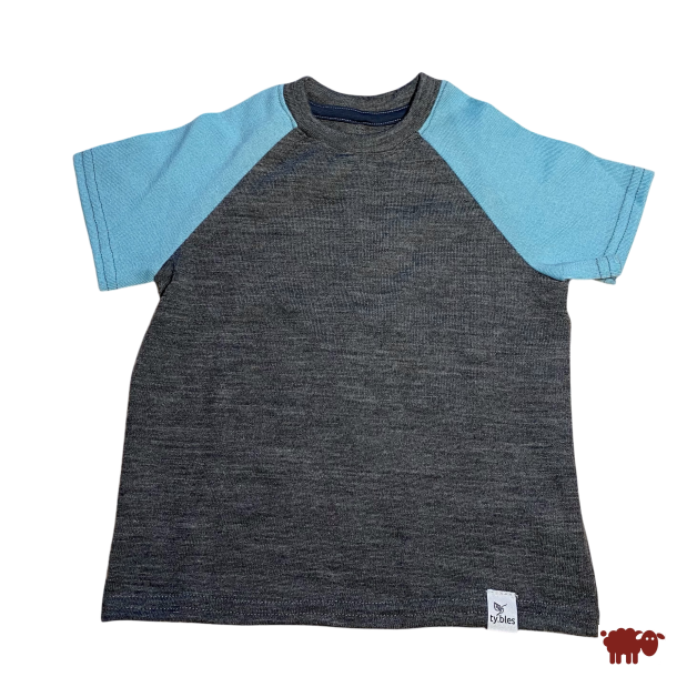 Ty.Bles - Bluse med korte arme/ t-shirt i merinould, upcykling, 104 cm (4 r)